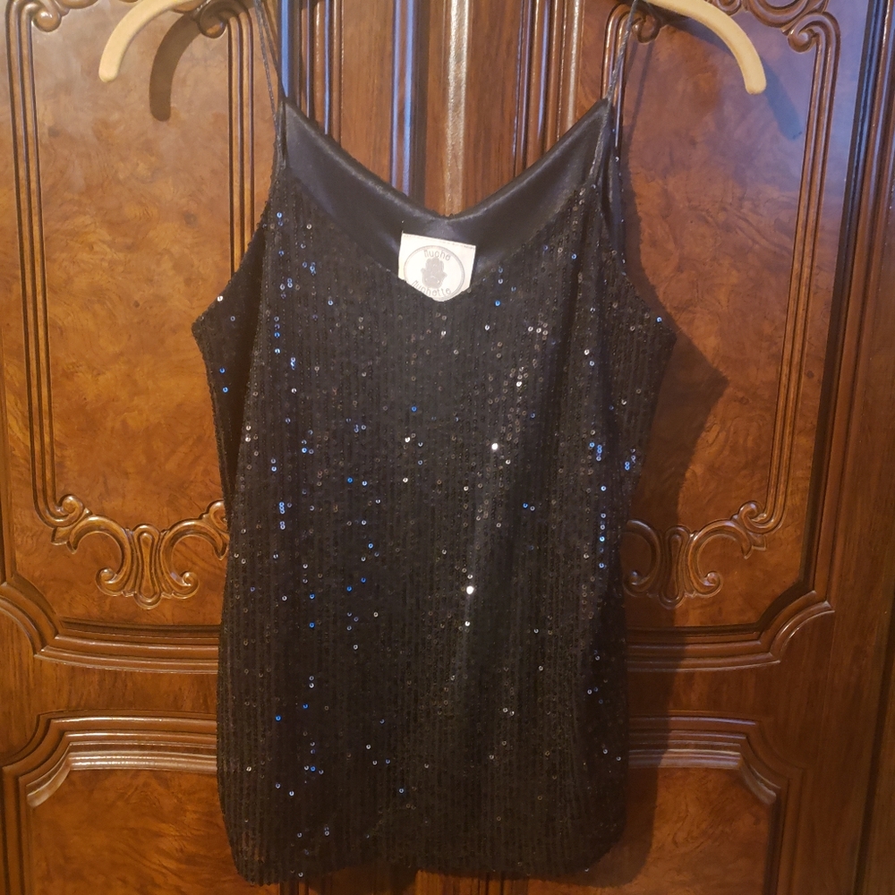 O/S Mucho Muchette Black Sequin Cami